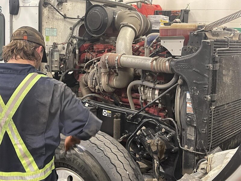 Certified Diesel Repair Shop Mechanics - Get 'R Done Heavy Truck Repair